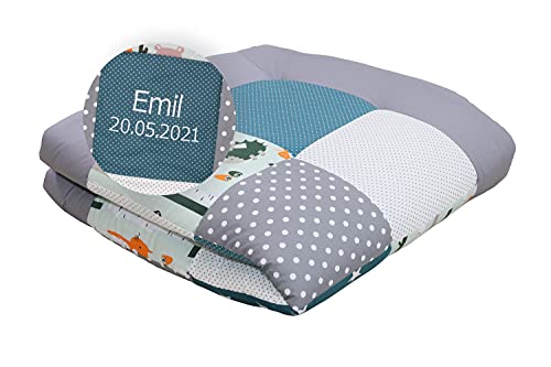 ULLENBOOM ® personalisierte Baby Krabbeldecke 100x100 cm gepolstert Waldtiere Petrol (Made in EU) -...