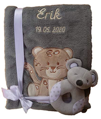 Babydecke grau Leopard mit Namen bestickt + Rassel Maus