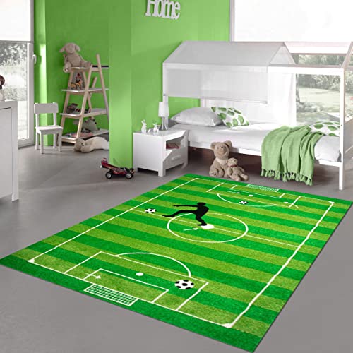 Traum Kinderteppich Spielteppich Kinderzimmerteppich Fußballteppich in Grün, Größe 120x170 cm